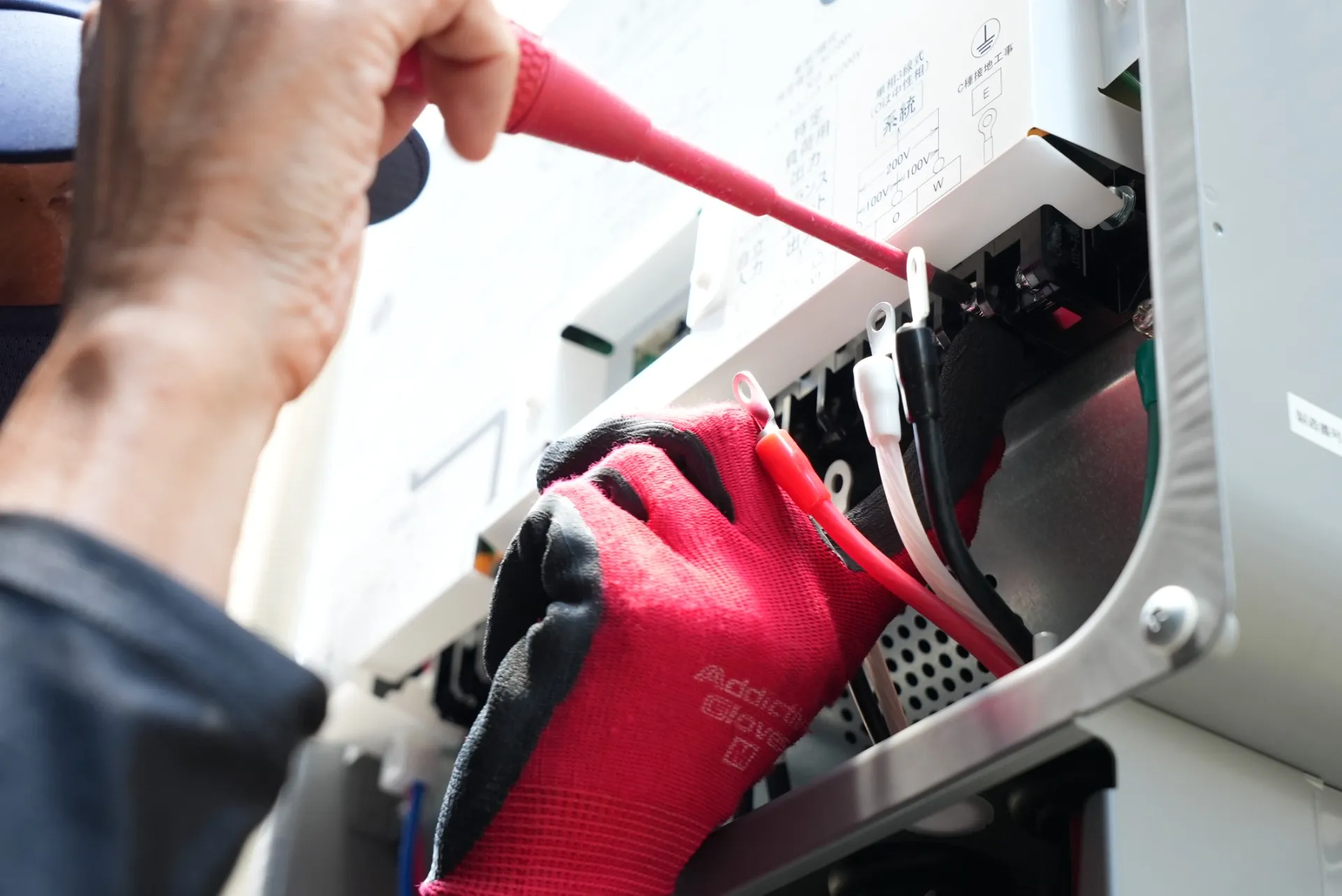 隠ぺい配線の丁寧な処理